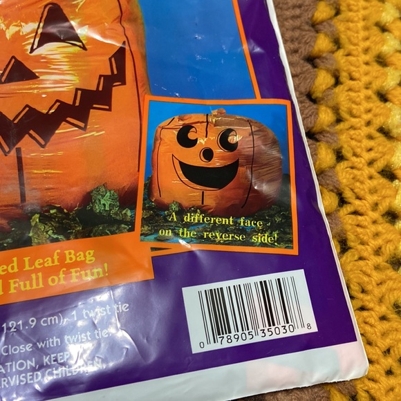 Stuff -a- Pumpkin Halloween leaf bags/lawn decor set of 3 bags - Picture 3 of 5